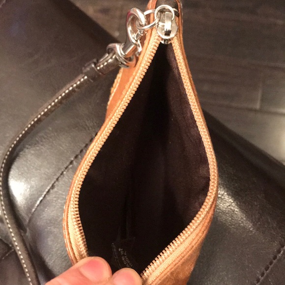 Coach tan leather wristlet - Picture 3 of 3